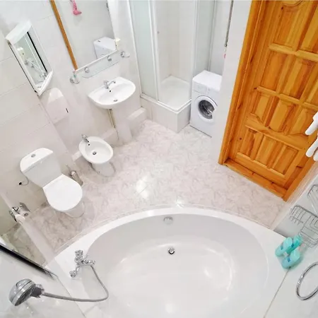 вип-квартира на независимости 23/15 *