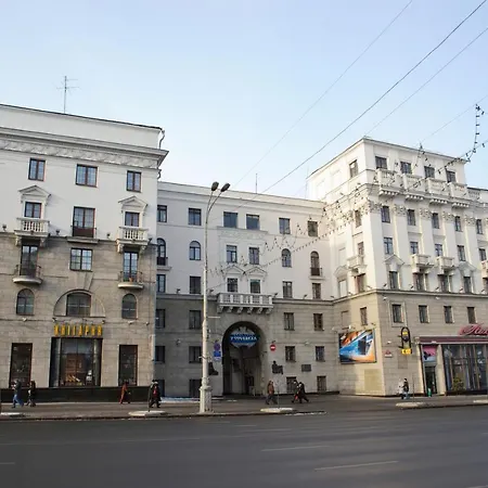 Апартаменты вип-квартира на независимости 23/15 *